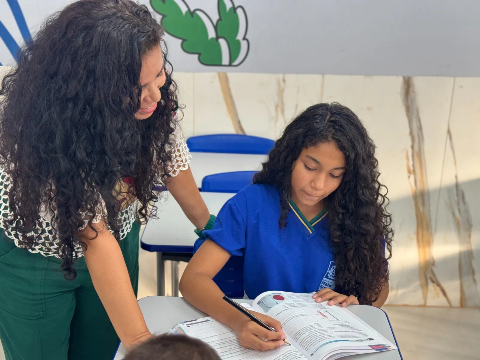 Professores da rede estadual podem se inscrever para bolsa que oferece R$ 2,1 mil por até dois anos