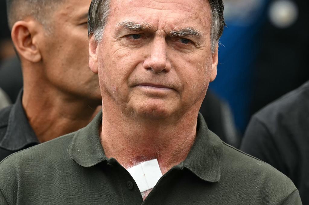 Flávio denuncia tortura psicológica na prisão de Bolsonaro