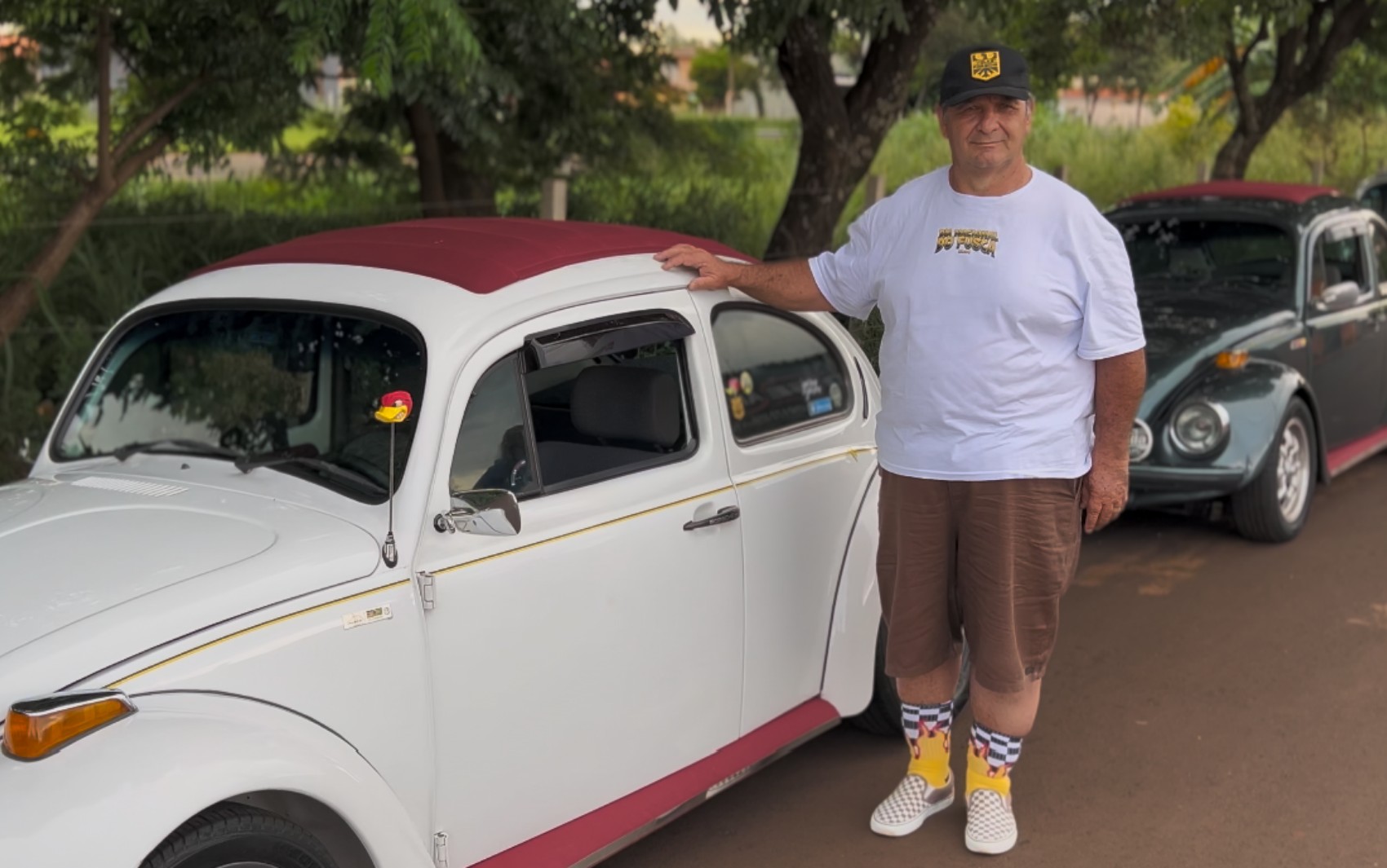 Carpinteiro ganha dois Fuscas em duas rifas em 15 dias e transforma paixão em coleção: 'O raio caiu duas vezes no mesmo lugar'