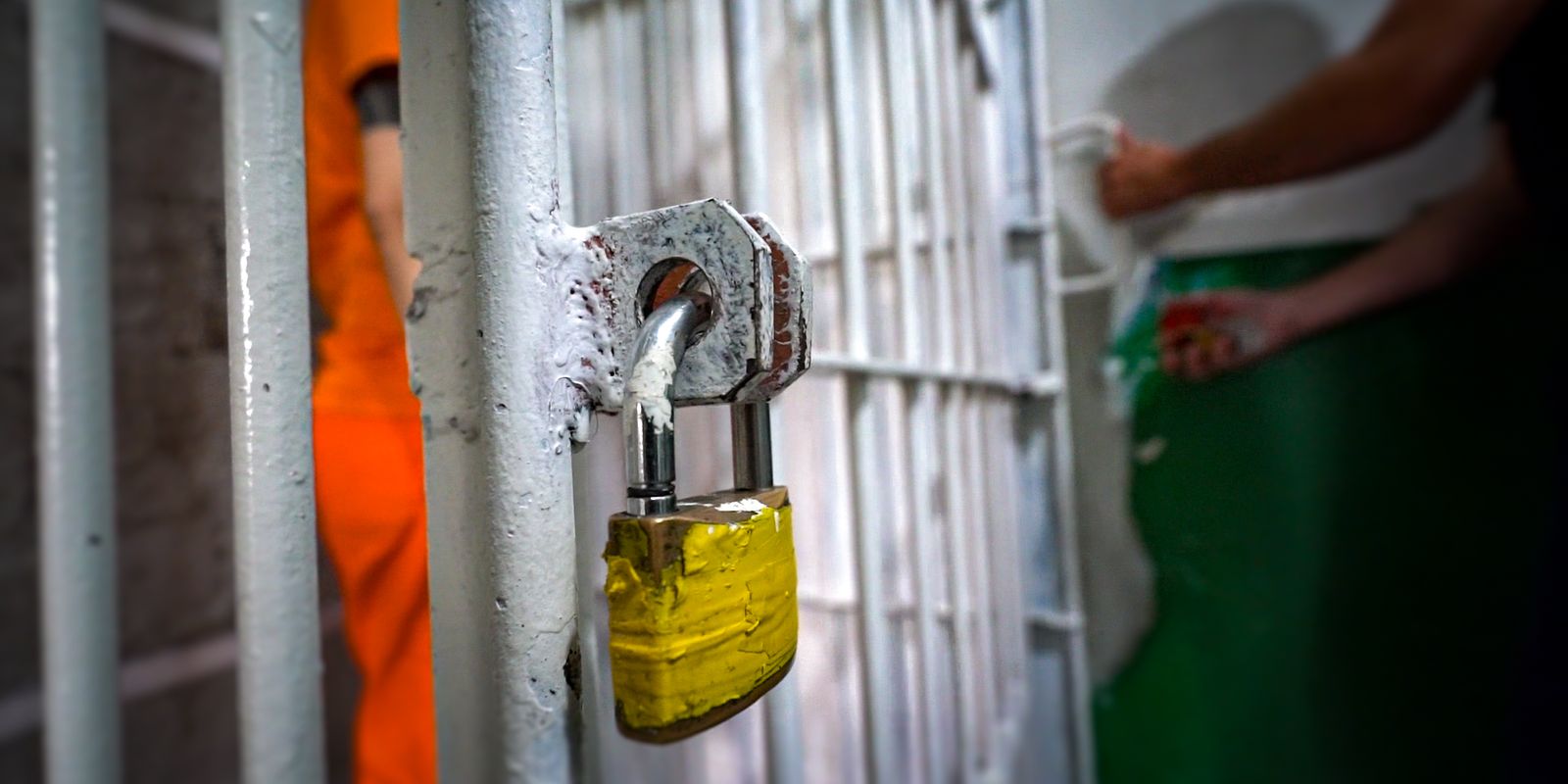 Polícia segue buscando 3 dos 4 presos soltos com alvarás falsos em MG