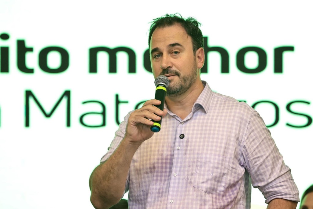 obras estão chegando e entregas estão sendo feitas”, afirma prefeito de Água Boa