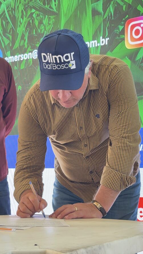 Deputado Dilmar Dal Bosco articula a regularização junto ao governo do estado e entrega títulos