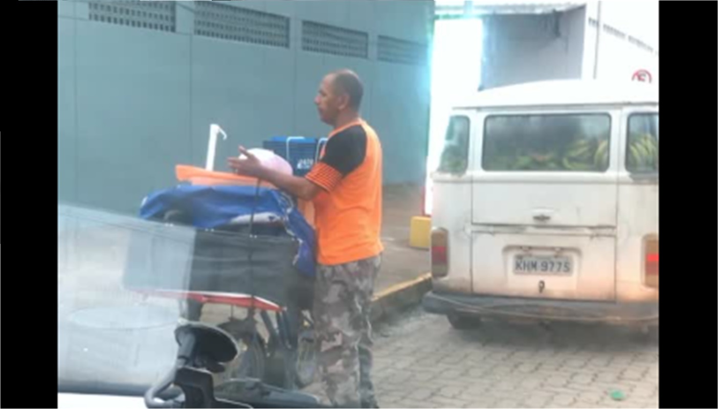 Vendedor de café impacta milhares com oração antes do trabalho