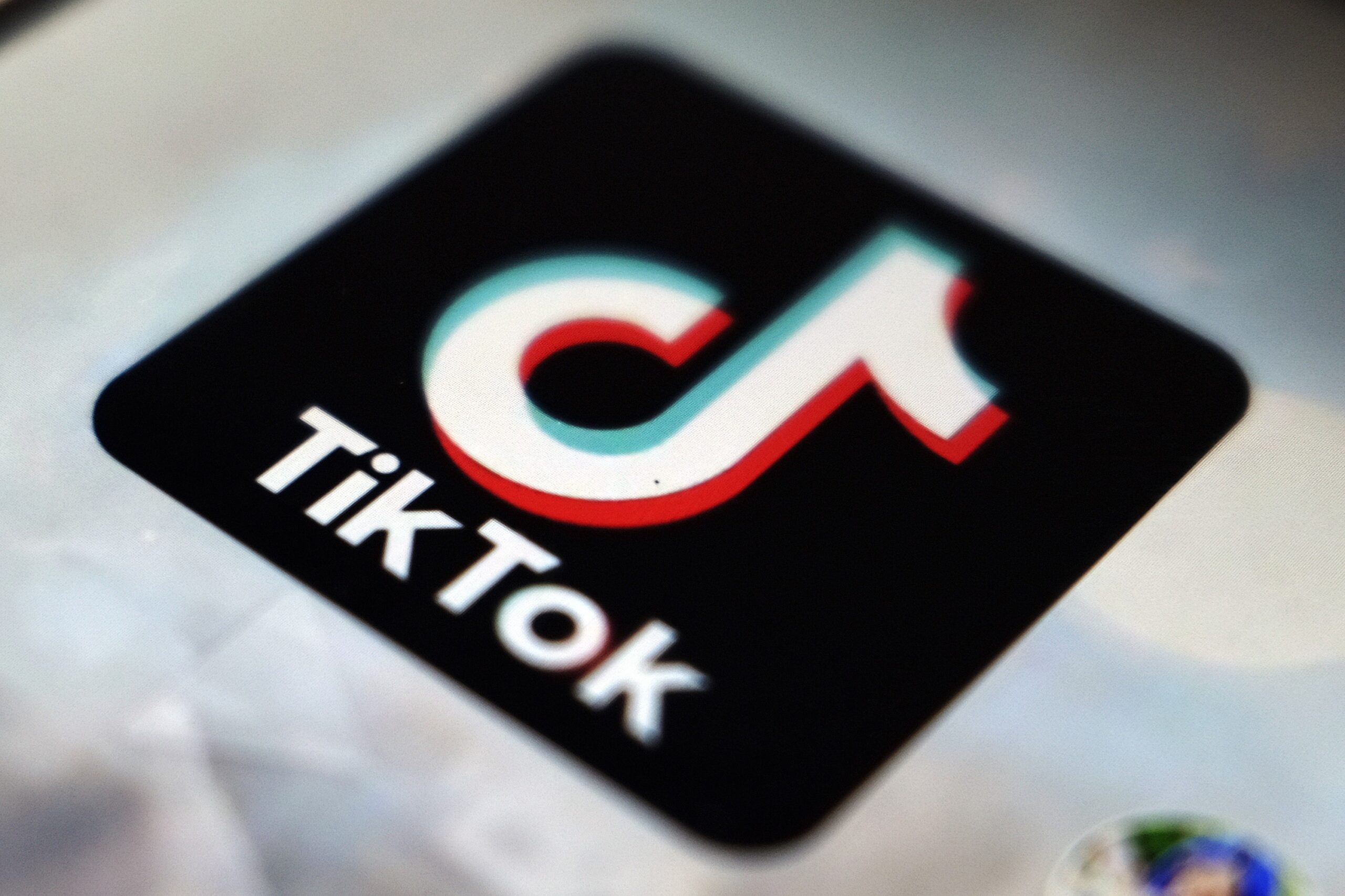 TikTok fecha acordo com grupo internacional para continuar operação nos EUA