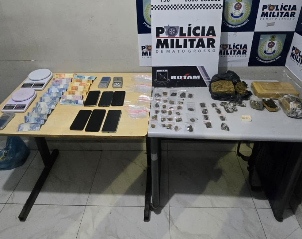 Rotam prende quatro homens por tráfico de drogas e apreende 60 porções de entorpecentes