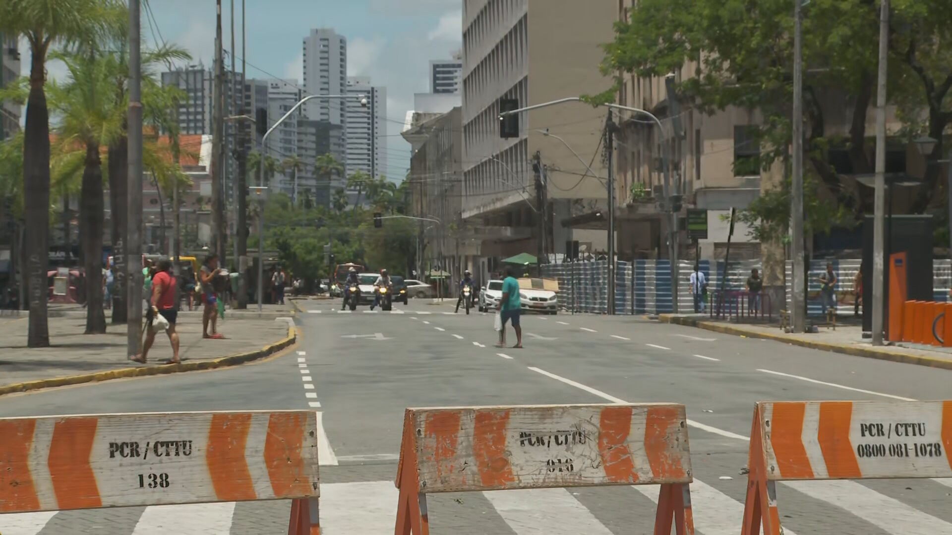 Montagem de camarotes do Galo da Madrugada provoca mudanças em paradas e linhas de ônibus no Recife; saiba como vai ficar