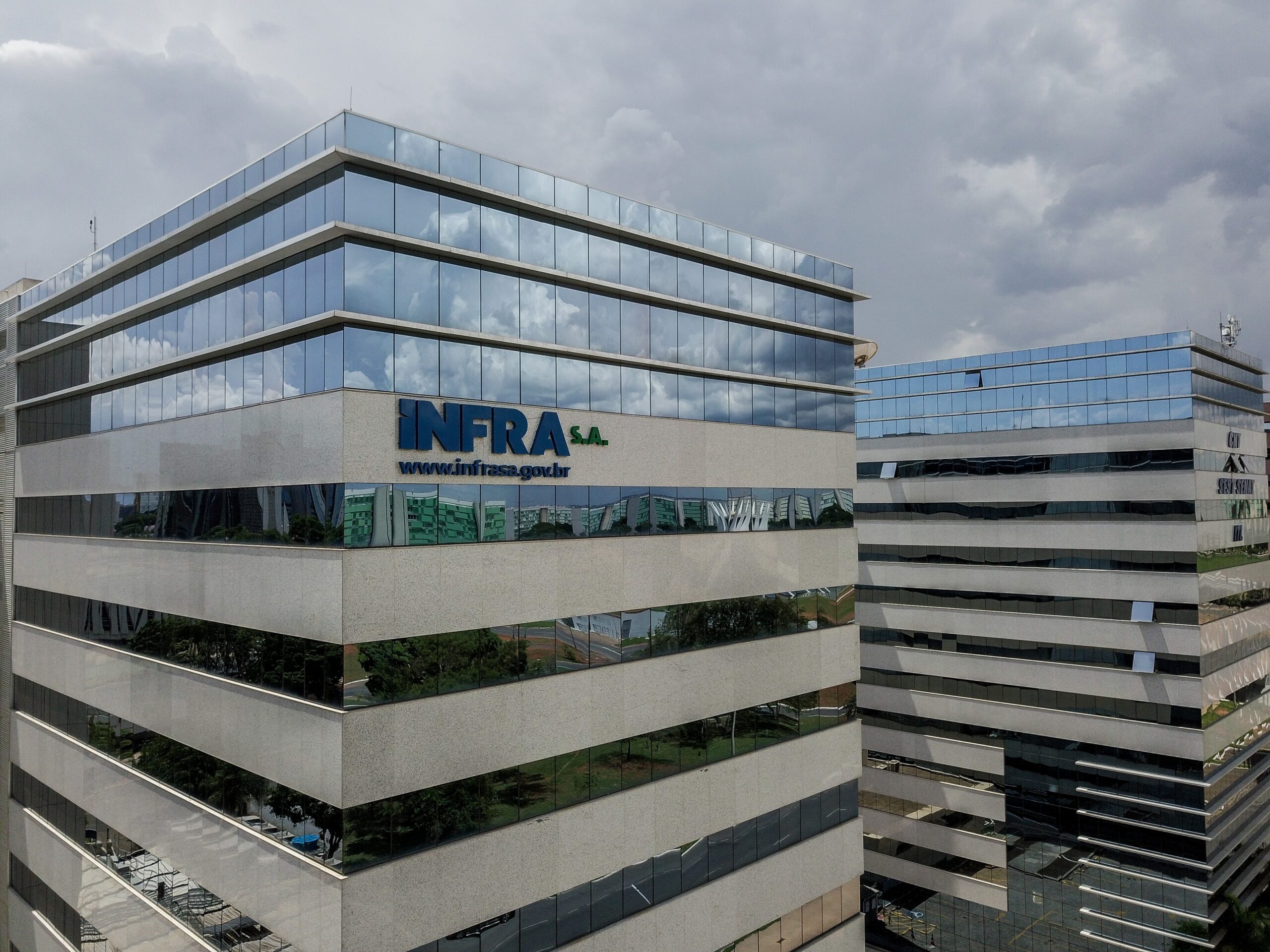 Infra S.A. abre inscrições para concurso com salários de até R$ 10,8 mil; veja como participar