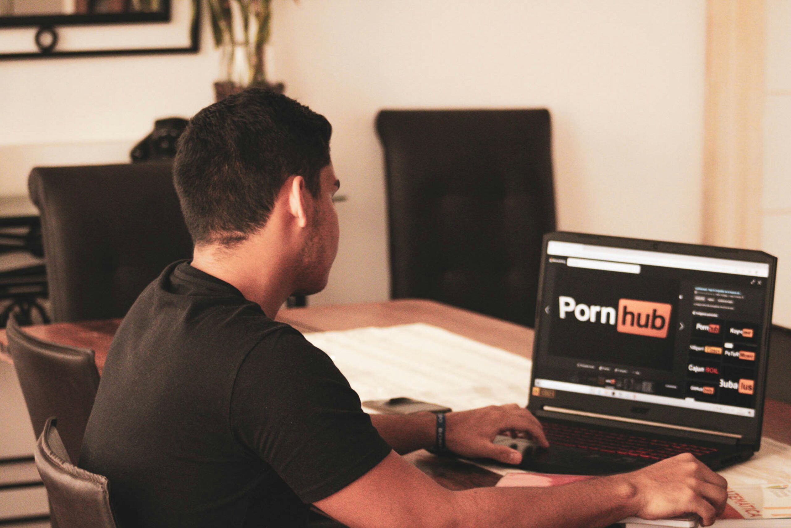 Pornhub e Redtube anunciam que não vão permitir novos usuários no Reino Unido