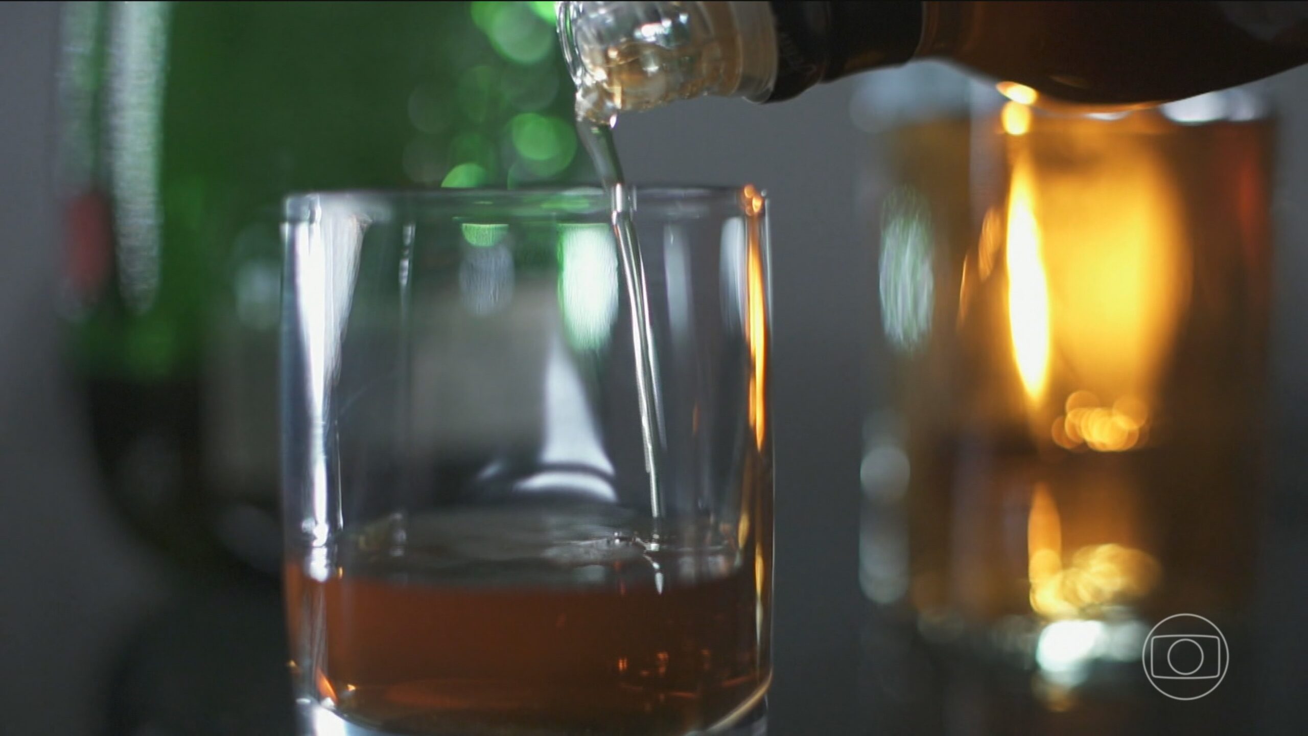 Por que o Brasil está bebendo menos? – O Assunto #1641