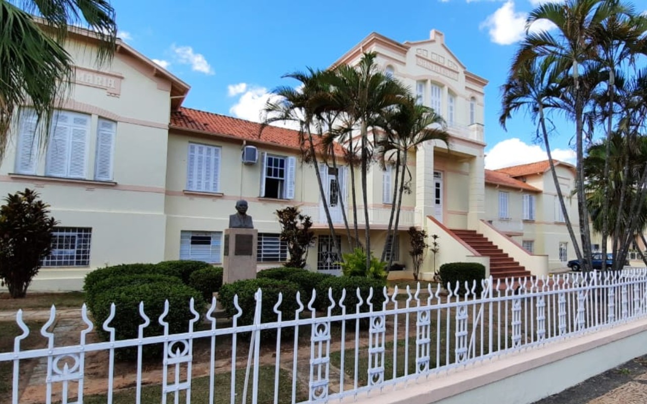 Criança é socorrida em estado grave após se afogar em açude no interior de SP