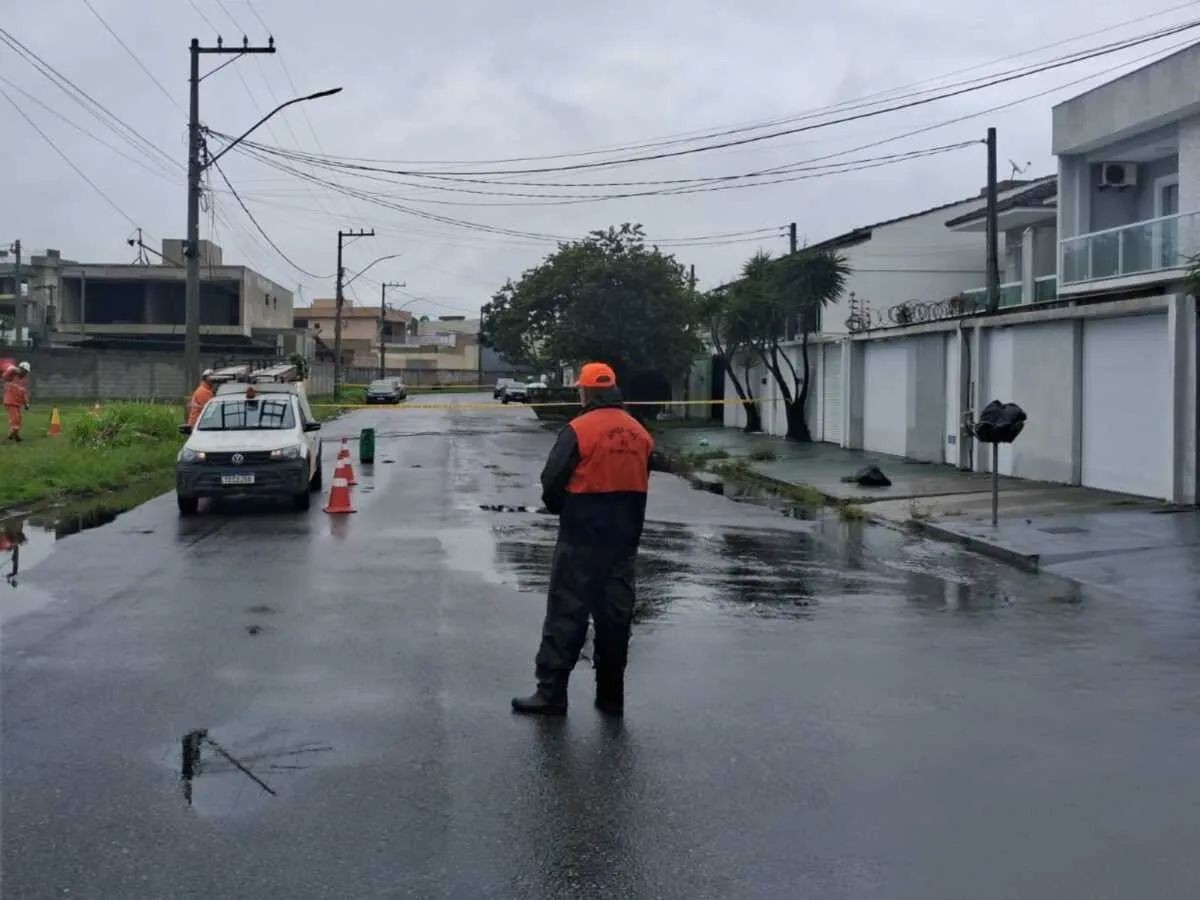 Defesa Civil isola área após queda de fio energizado em São Pedro