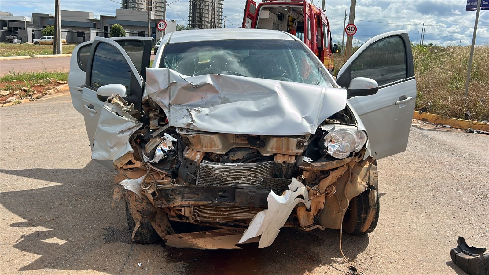 Sete pessoas ficam feridas após batida entre carros em Sorriso (MT)