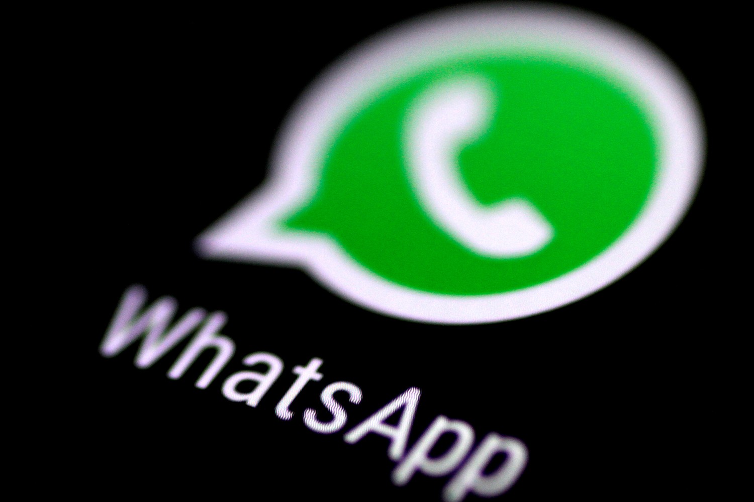 Como a IA pode ter sido usada em ataque no WhatsApp que engana antivírus e rouba senhas de bancos