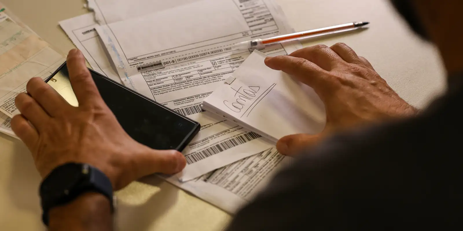 Salário mínimo de R$ 1.621 começa a ser pago nesta segunda