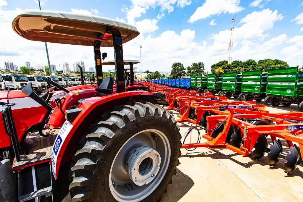 Lei cria programa permanente de doação de máquinas e insumos e fortalece pequeno produtor
