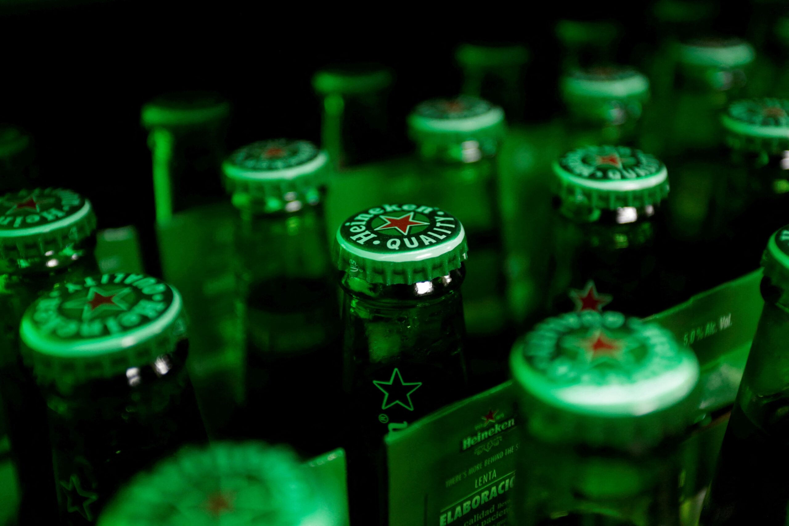 Heineken vai cortar 6 mil empregos após queda nas vendas de cerveja