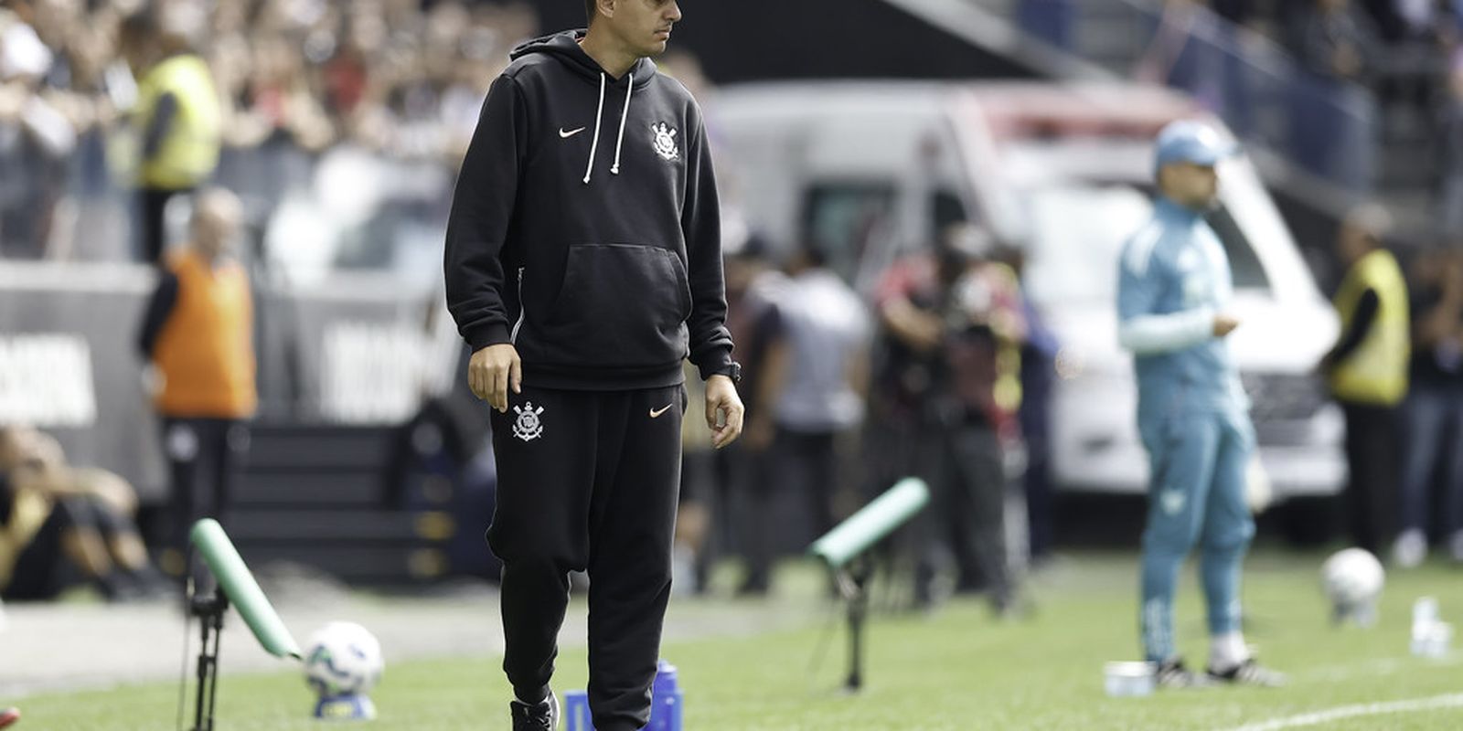 Técnico Lucas Piccinato é demitido da equipe feminina do Corinthians