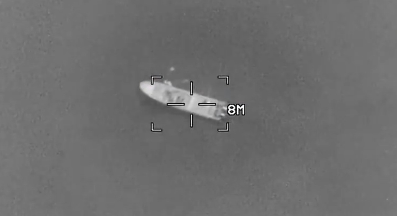 EUA bombardeiam embarcações no Pacífico e matam 11 pessoas