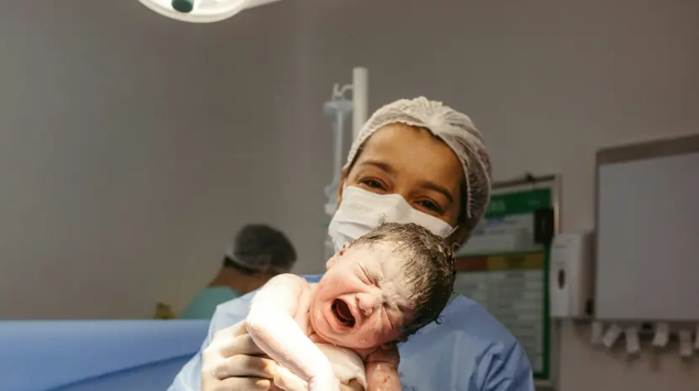 Japão rejeita casamento gay para evitar colapso da natalidade, afirma ativista