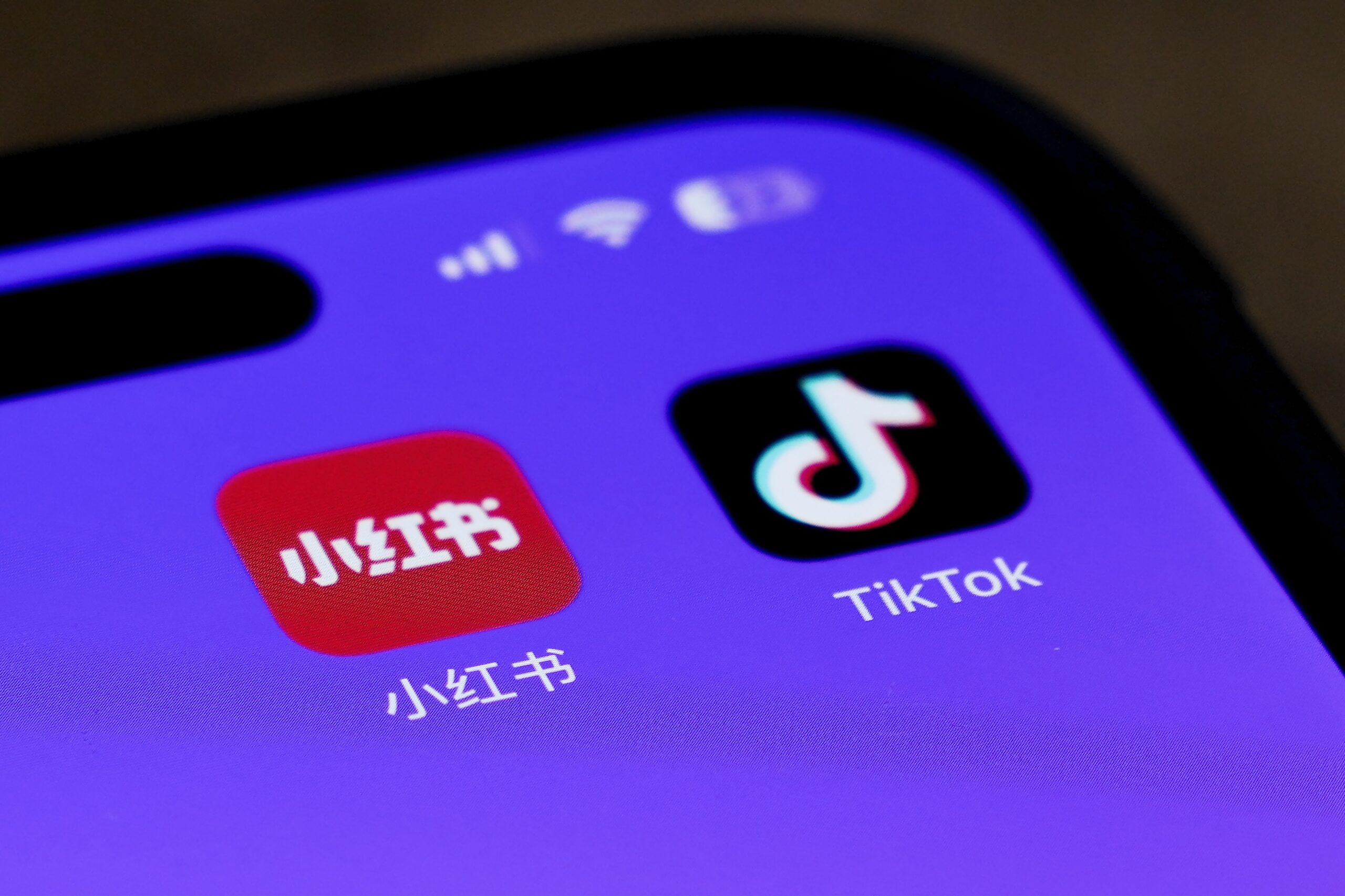 Como TikTok rastreia o que você faz na internet
