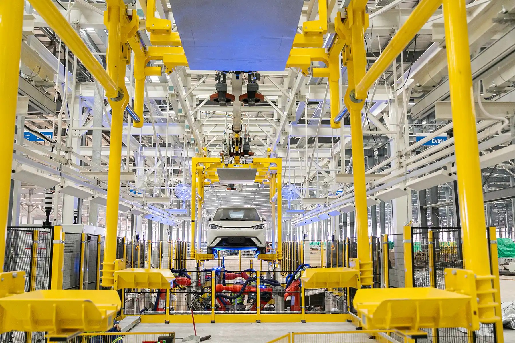 Carro elétrico chinês montado no Brasil volta a ser tributado; alíquota deve chegar a 35% em 2027