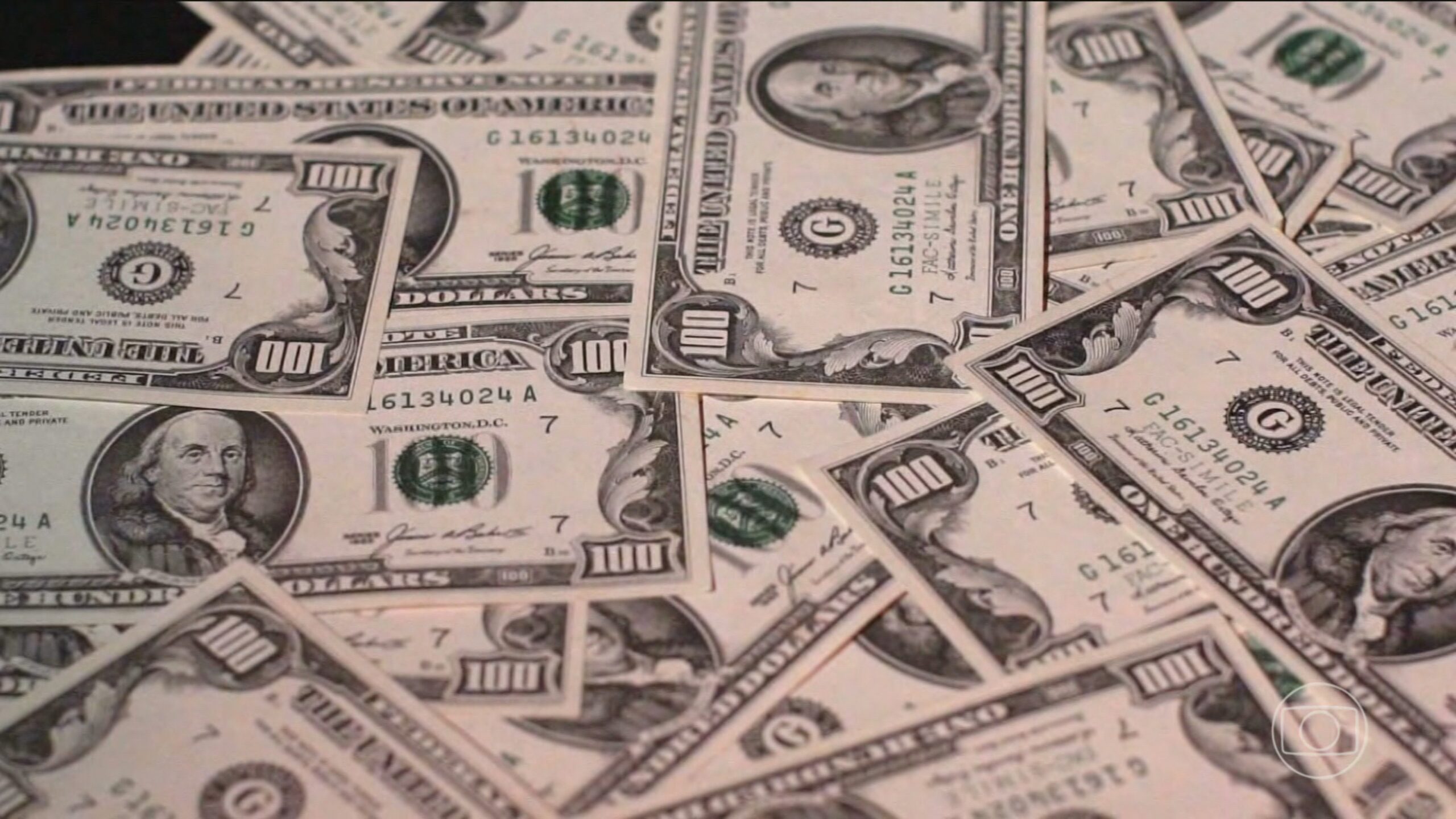 Dólar cai e Ibovespa sobe, de olho em conflito no Irã e novos dados de emprego nos EUA