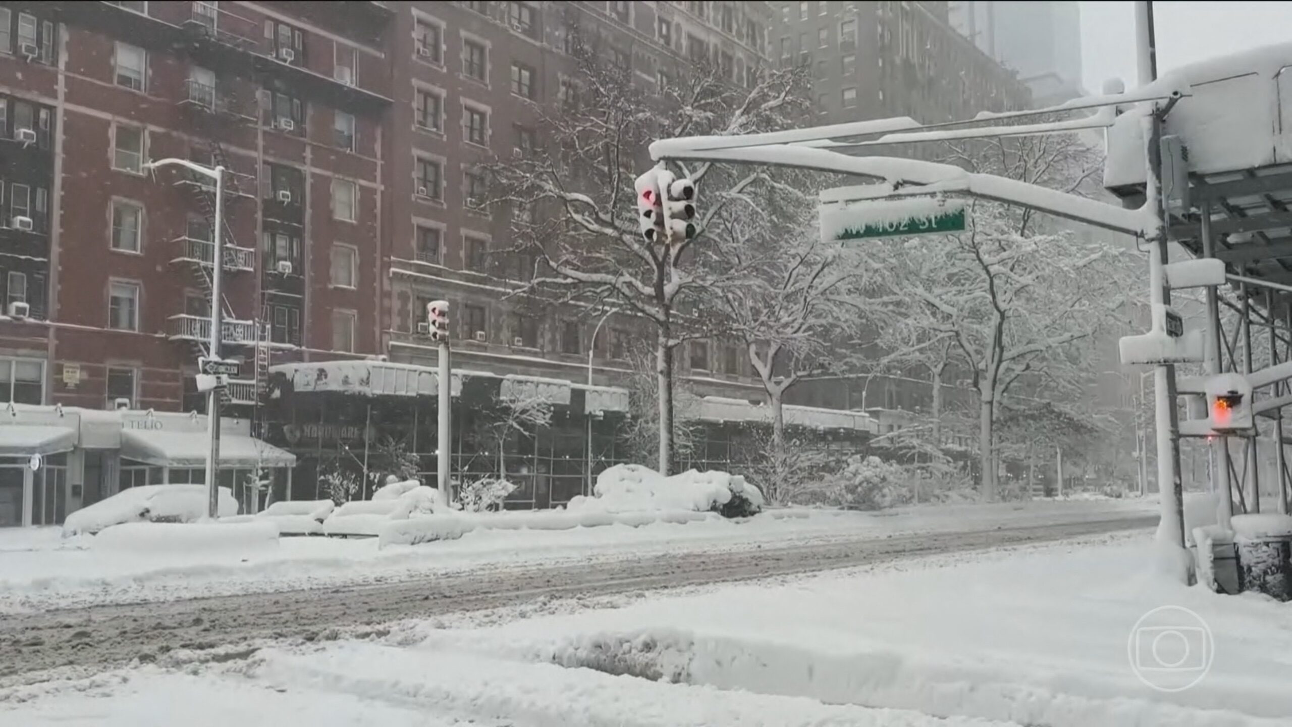 Nos Estados Unidos, nevasca histórica deixa mais de 40 milhões de americanos em alerta