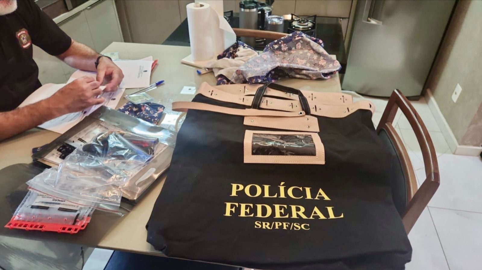 Ex-gerente da Caixa suspeito de desviar R$ 1 milhão de clientes aplicou golpe em idosa de 108 anos, diz PF