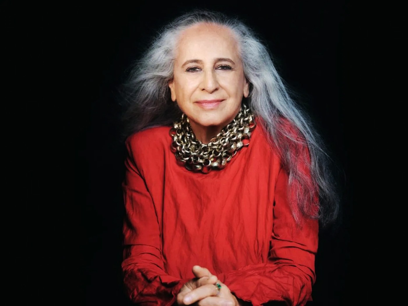 Maria Bethânia pode fazer história hoje e se tornar a primeira cantora de MPB com estatueta do Grammy na estante