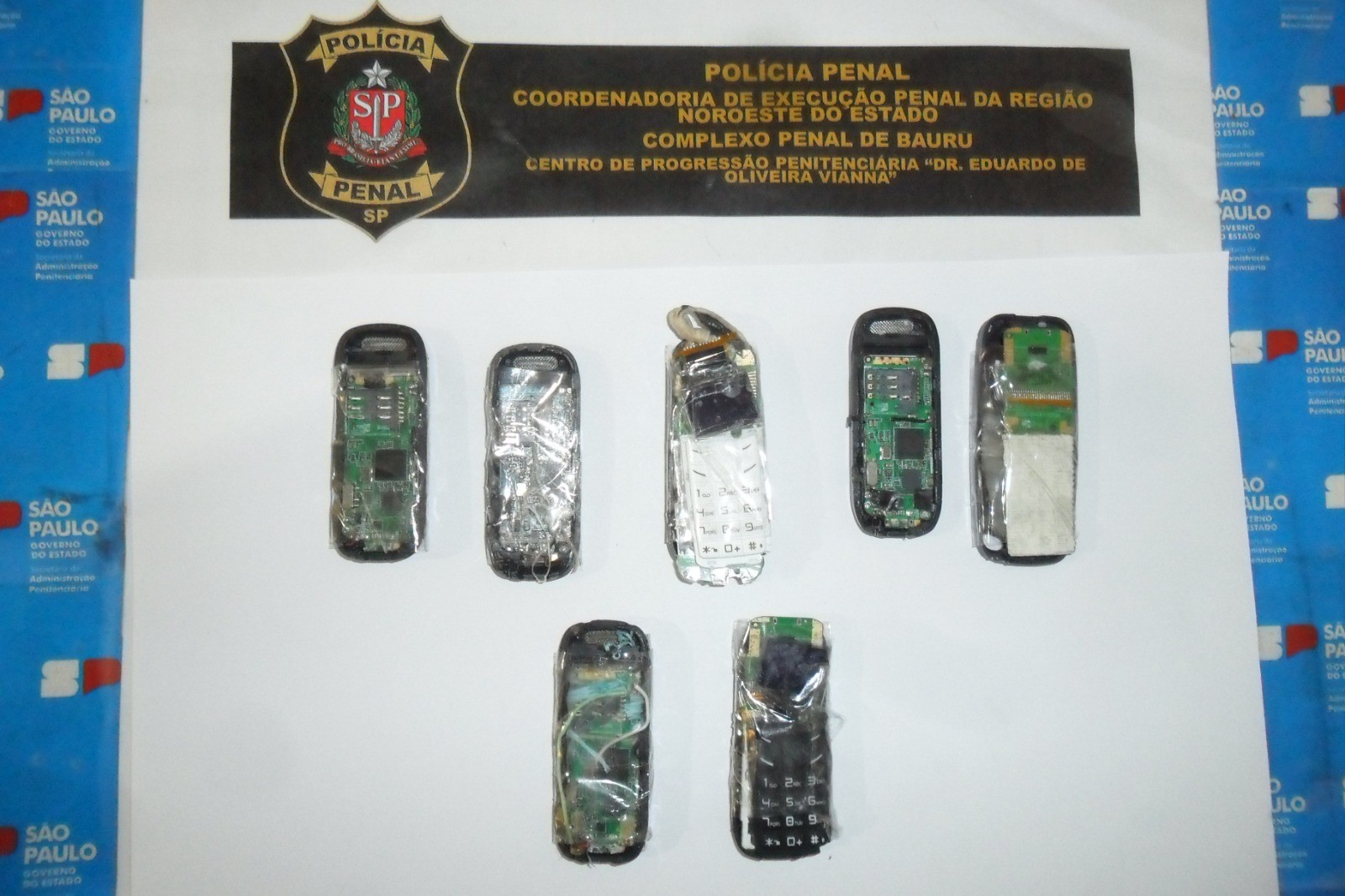 Mais de 400 celulares, drogas e até drone estão entre apreensões em presídios da região de Bauru