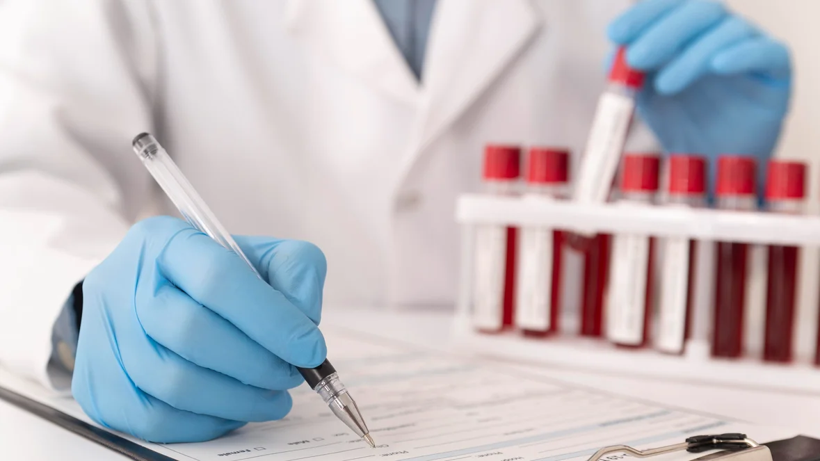 Conheça os riscos por trás do exame que promete detectar 50 tipos de câncer