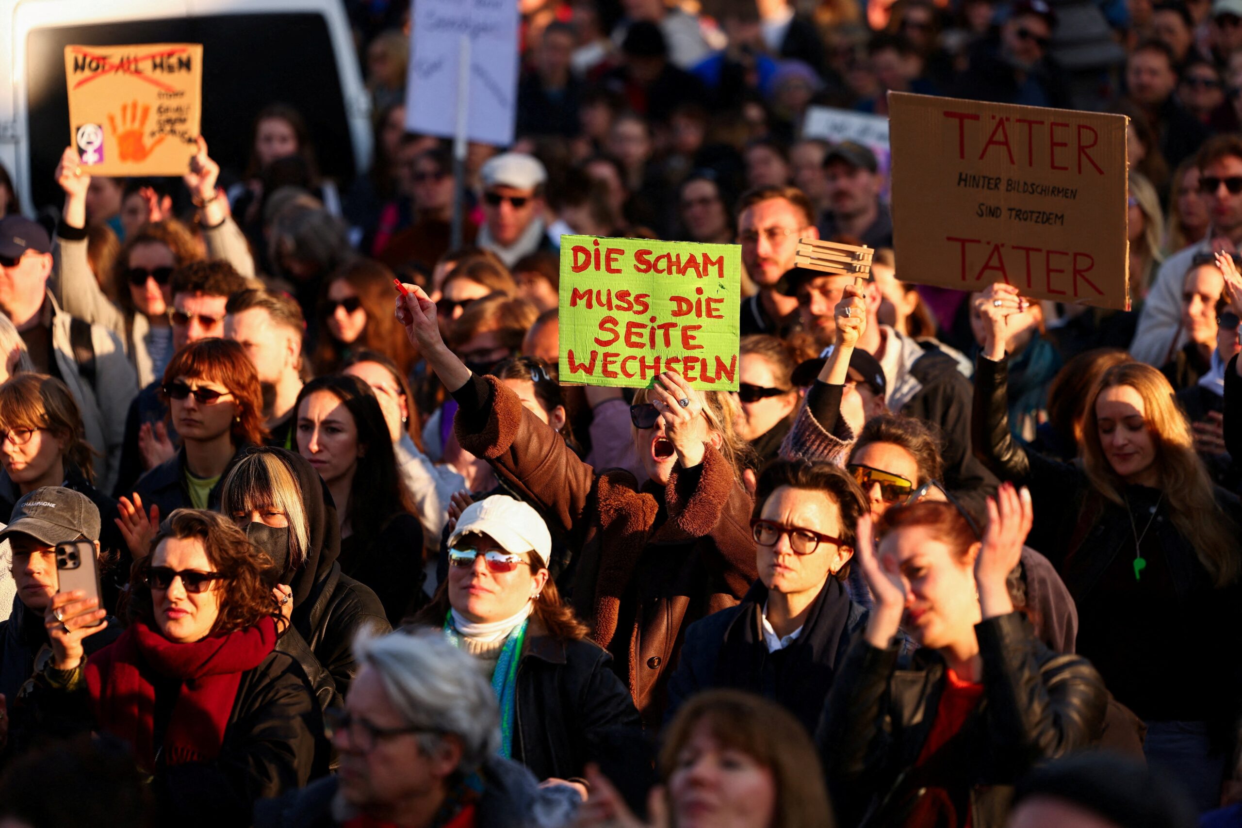 Protestos na Alemanha apoiam atriz vítima de ‘deepfake’