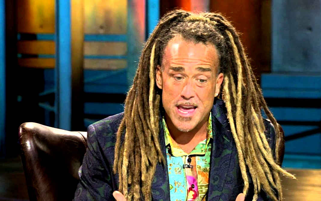 Acusado de manipulação, Todd White faz pedido público de perdão