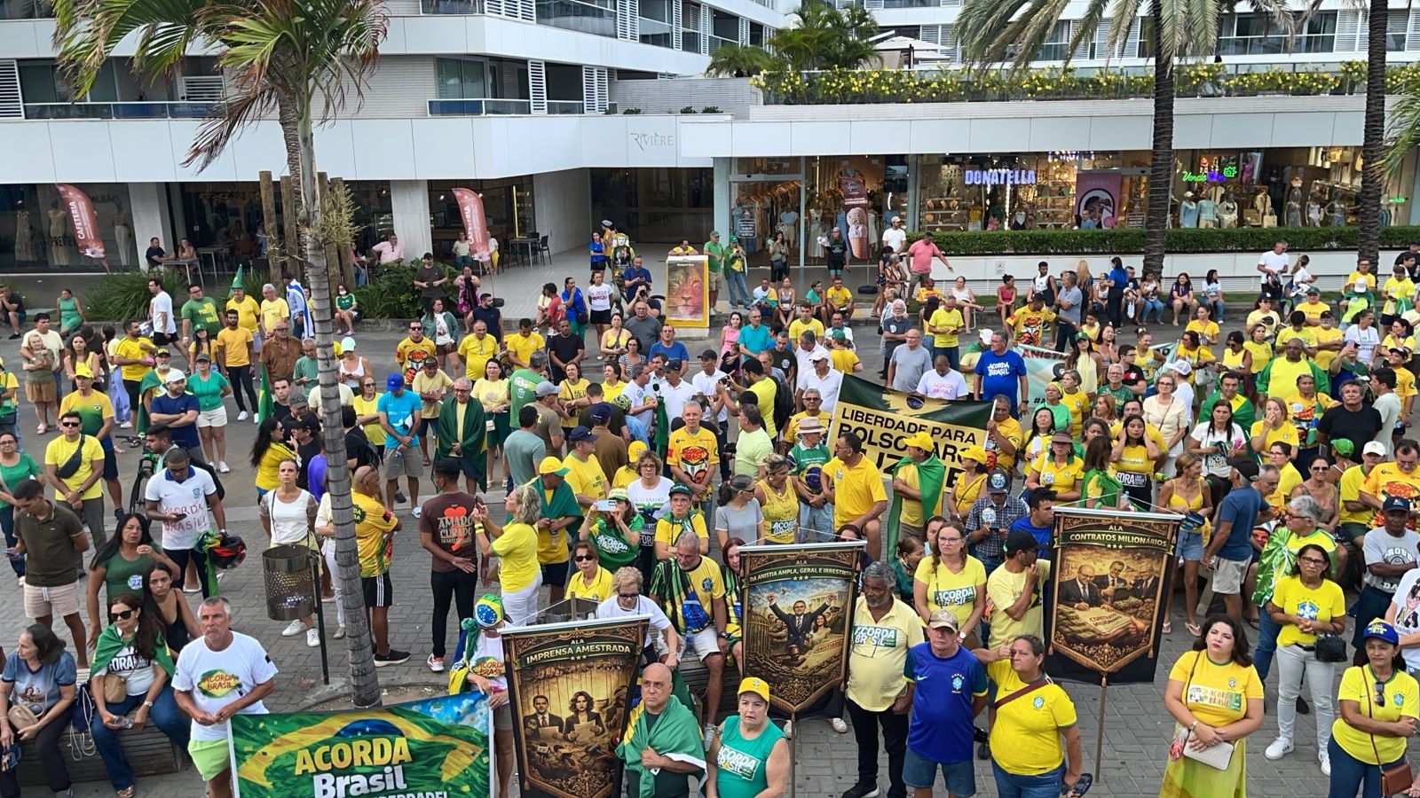 Manifestantes fazem ato contra Lula e pela liberdade de Bolsonaro, em João Pessoa