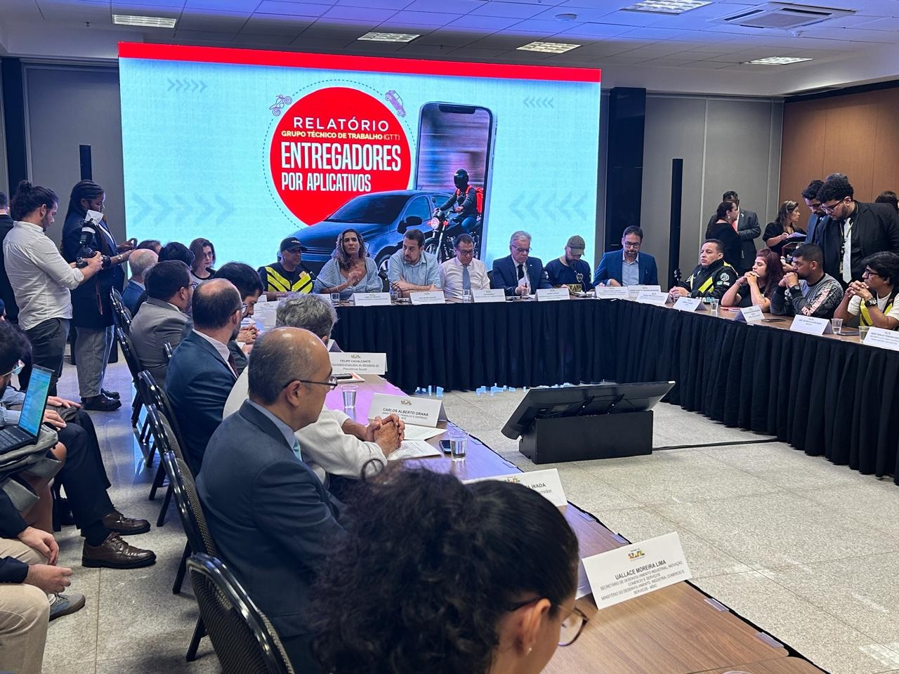 PL dos apps: Governo propõe mínimo de R$ 10 por corrida