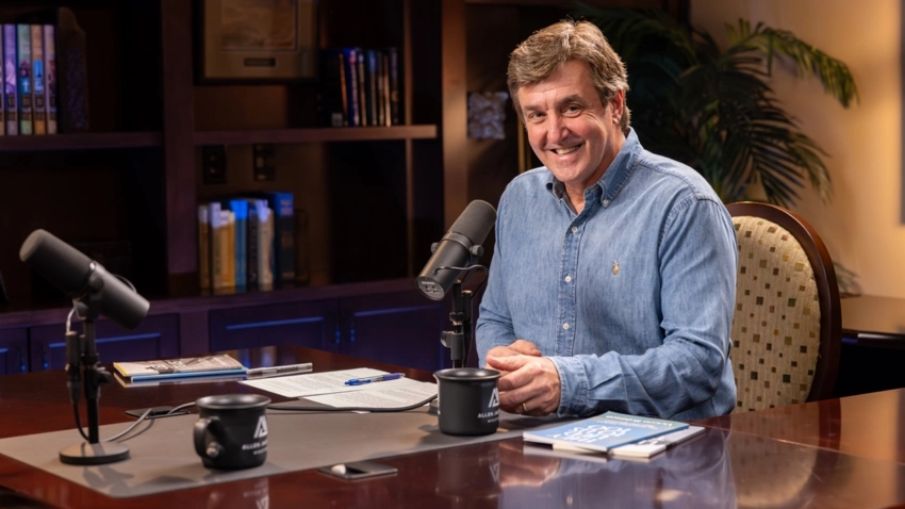 Cristãos precisam denunciar as falsas igrejas, diz pastor