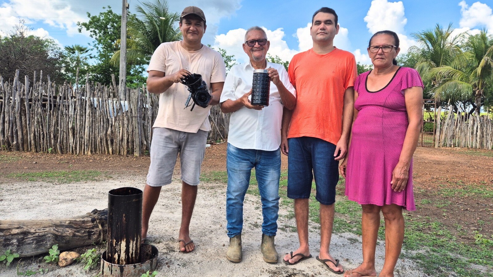Agricultor que encontrou possível petróleo ao perfurar poço começa a receber água de nova adutora