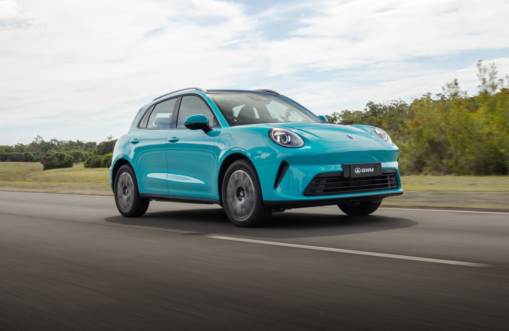 Novo GWM Ora 5 híbrido promete rodar mais de 1 mil km com tanque cheio