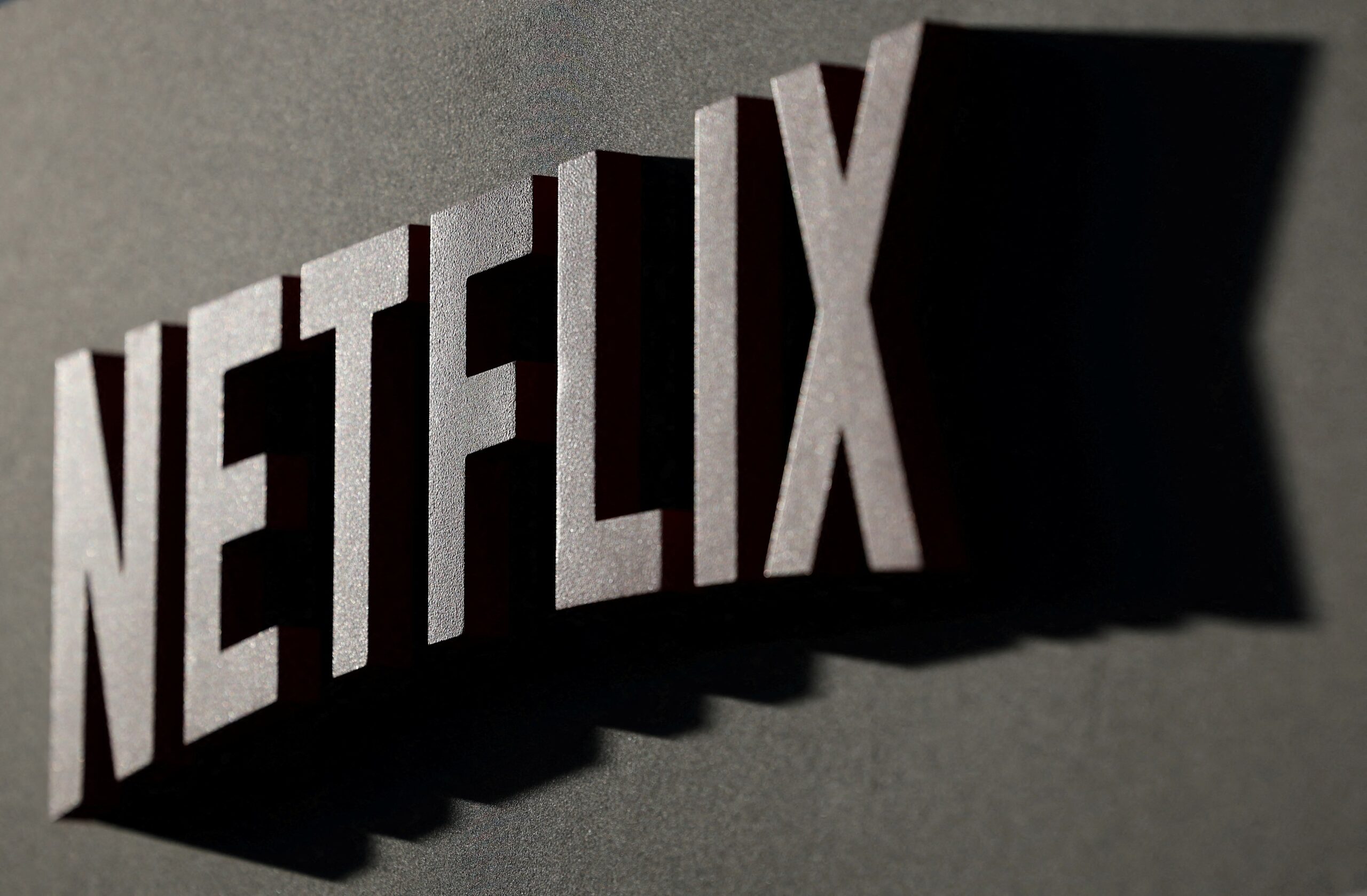 Tribunal italiano ordena Netflix a reembolsar clientes por reajustes ilegais