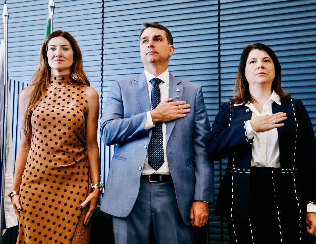 Flávio Bolsonaro apoia a Frente Parlamentar Brasil-Israel