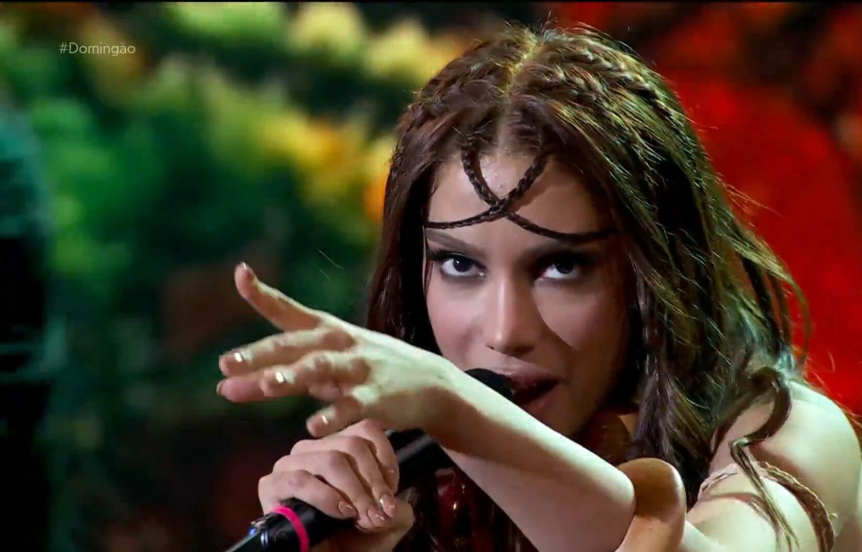 Audiência reprova Globo por candomblé com Anitta na Páscoa