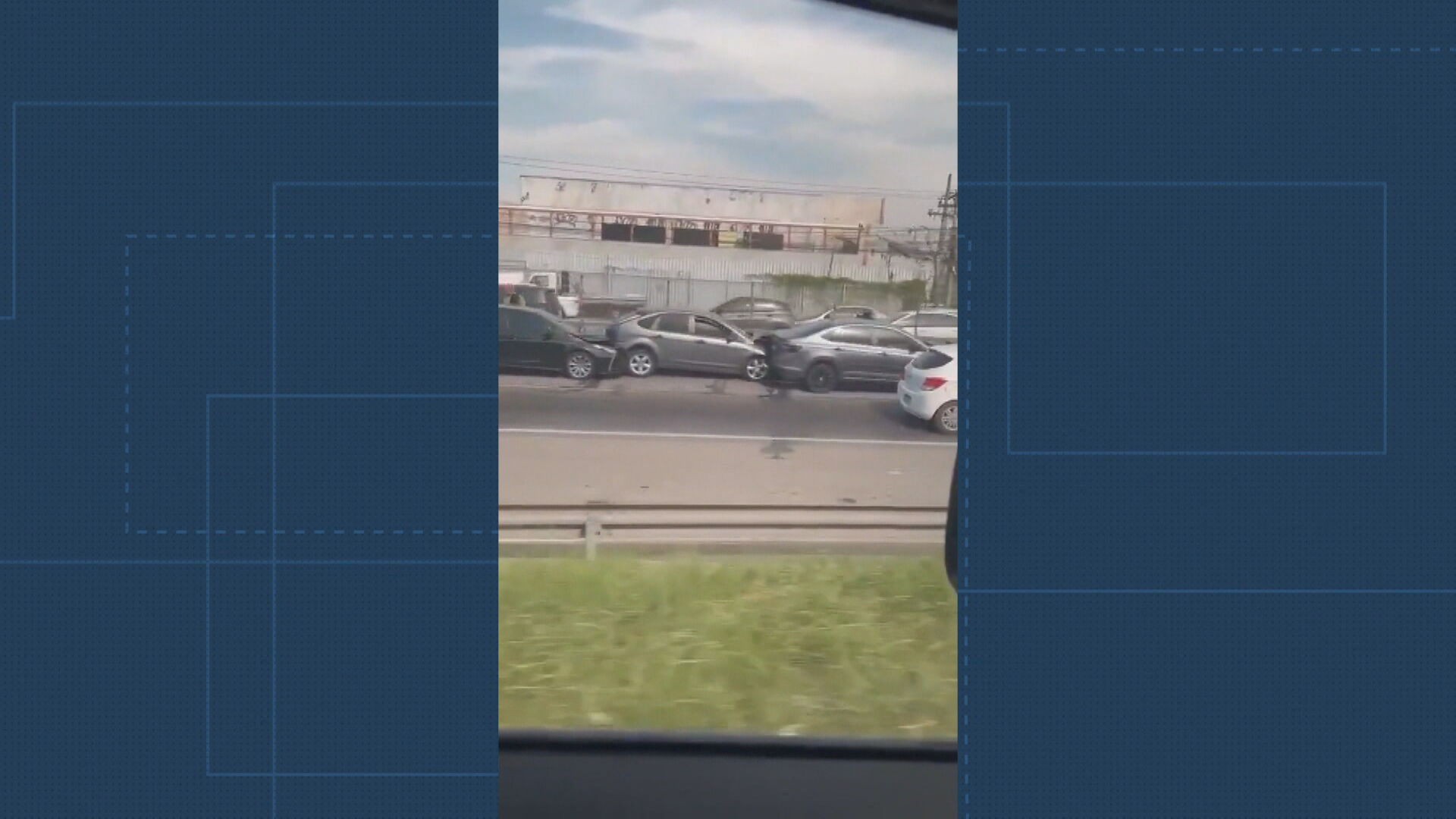 Engavetamento com 11 carros e viatura da PM deixa um policial ferido na Niterói-Manilha