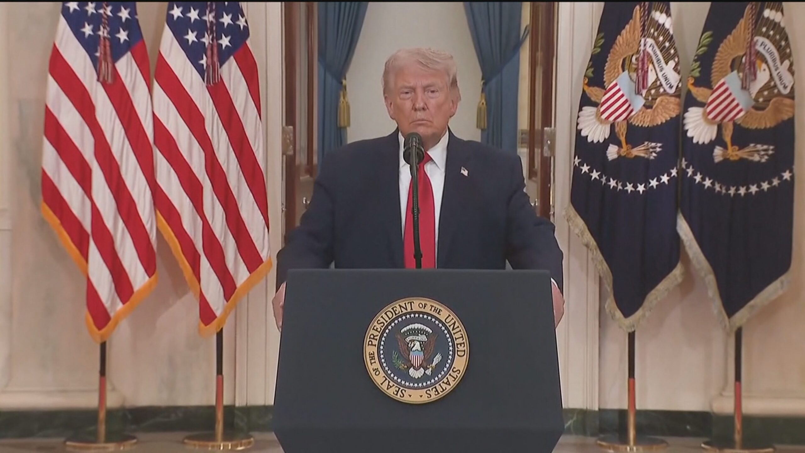 Trump usa retórica religiosa para elogiar resgate no Irã