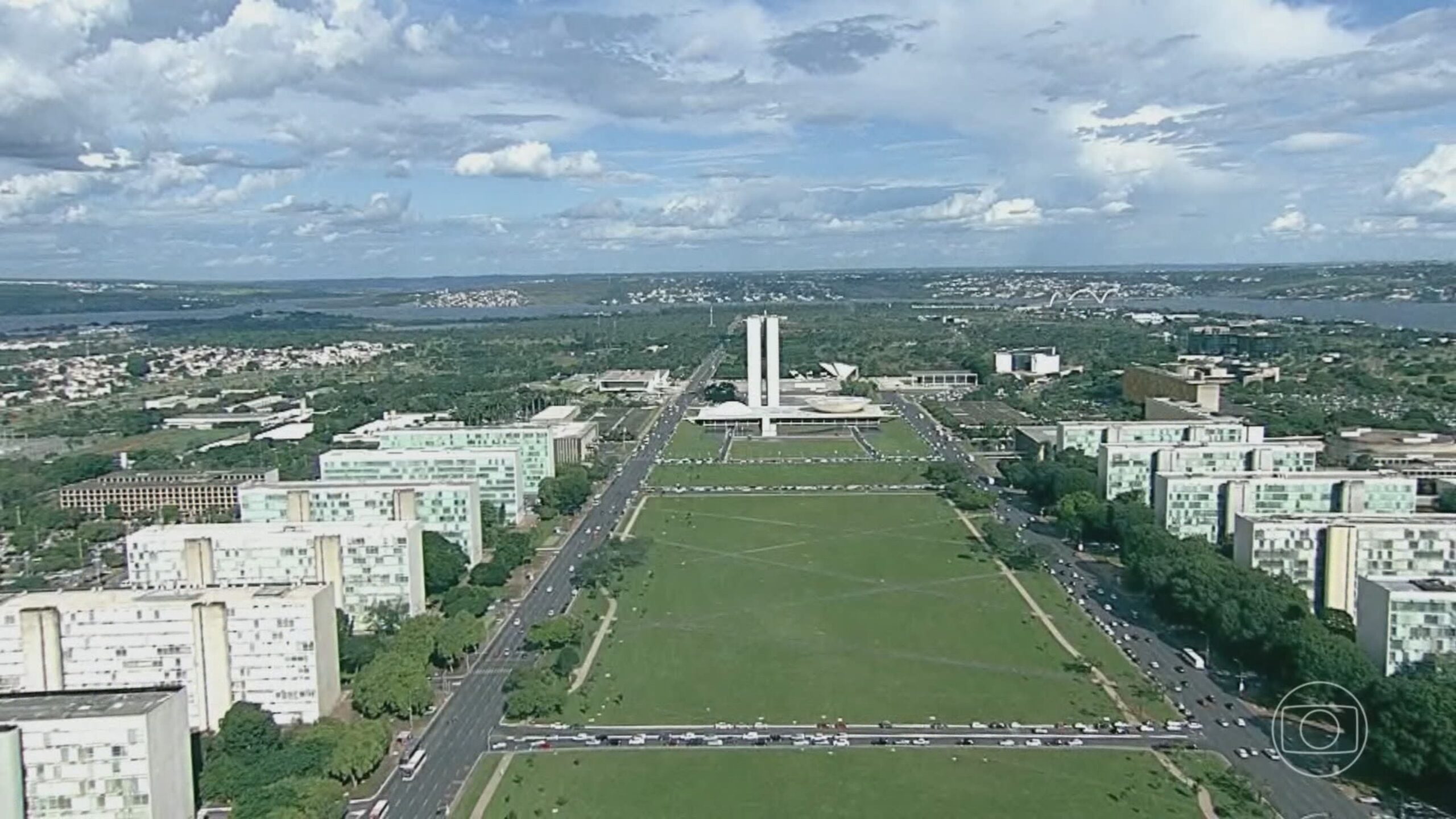 Governo propõe meta fiscal de superávit de 0,5% do PIB em 2027, o equivalente a R$ 73,2 bilhões