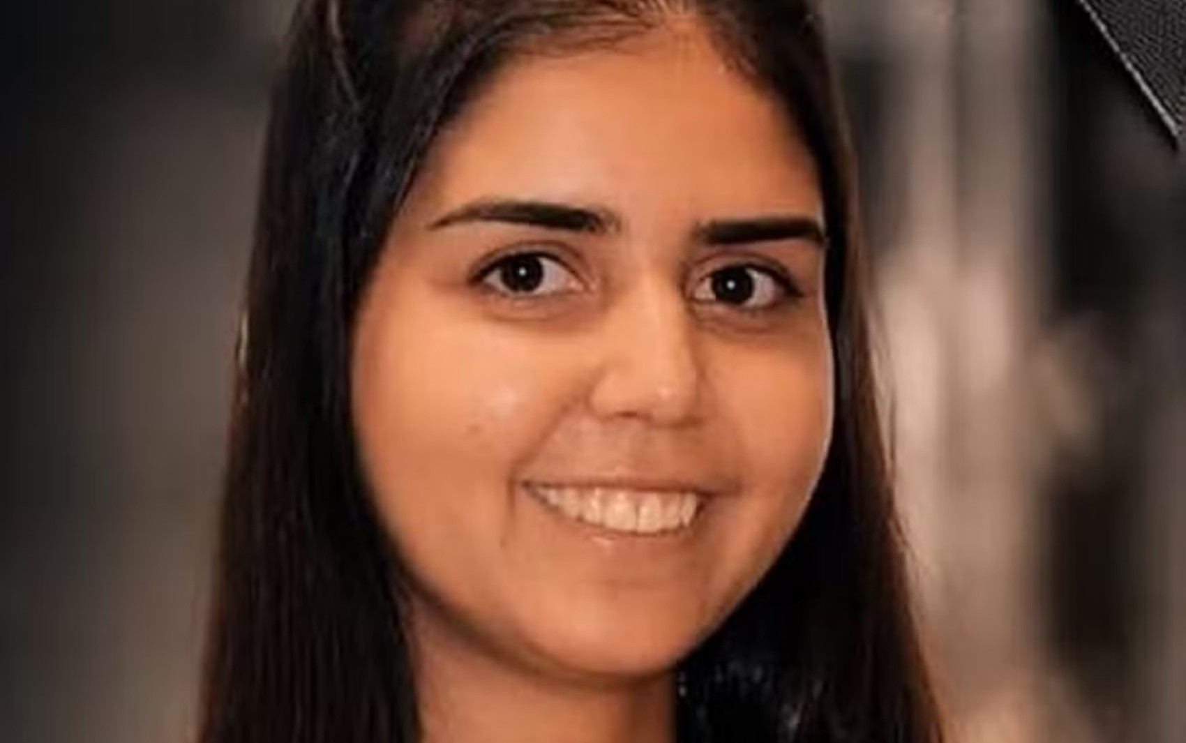 Jovem que ateou fogo em atendente por ciúmes do namorado é presa em MG