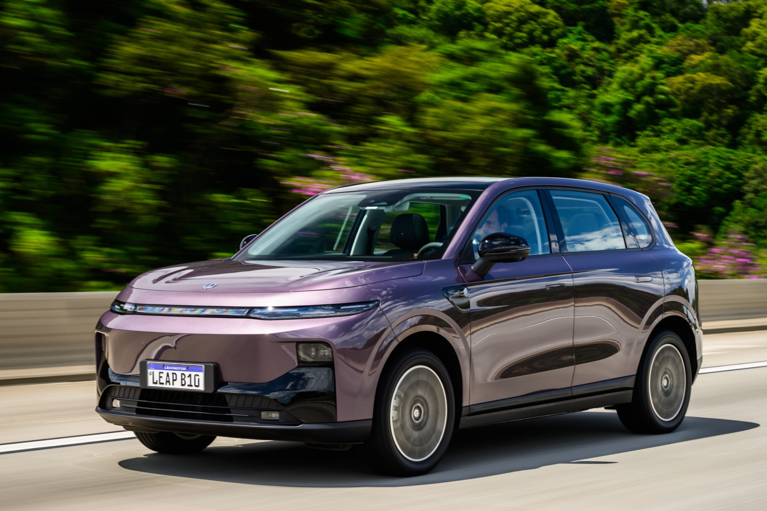 Leapmotor B10 se inspira em Tesla para enfrentar rivais no mercado de SUVs elétricos; vale a pena?