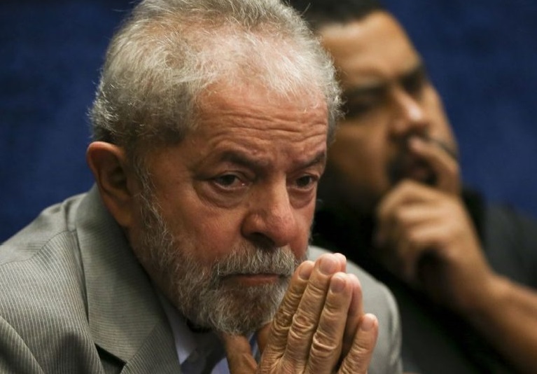 Lula ataca a direita, mas diz que aceitará derrota para Flávio