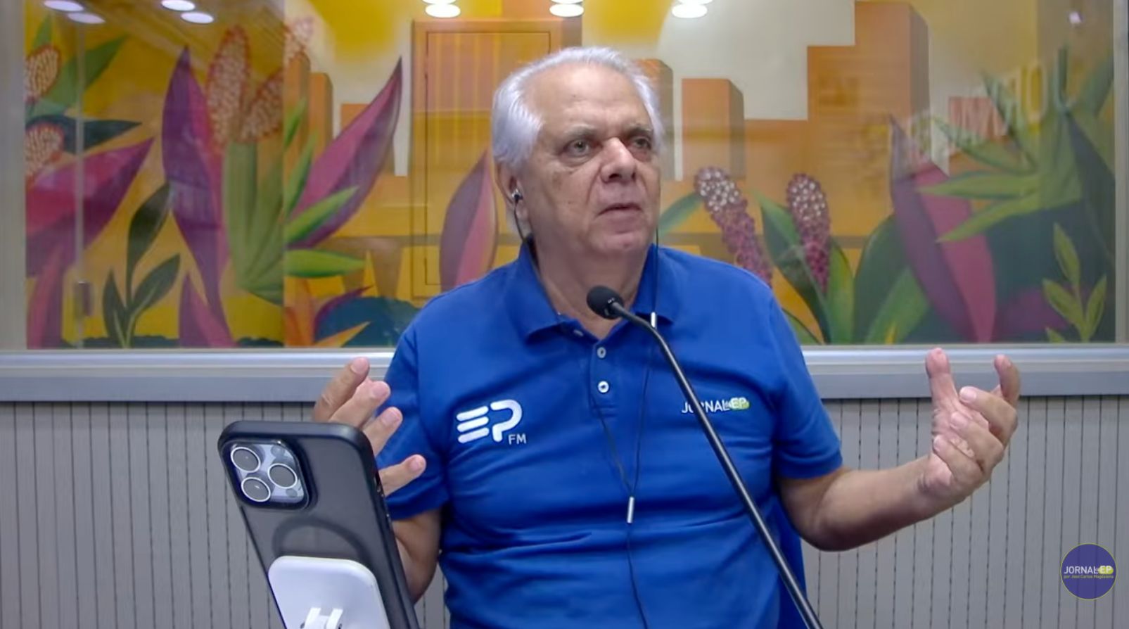 Radialista de afiliada da Globo chama Bíblia de ‘livrinho idiota’