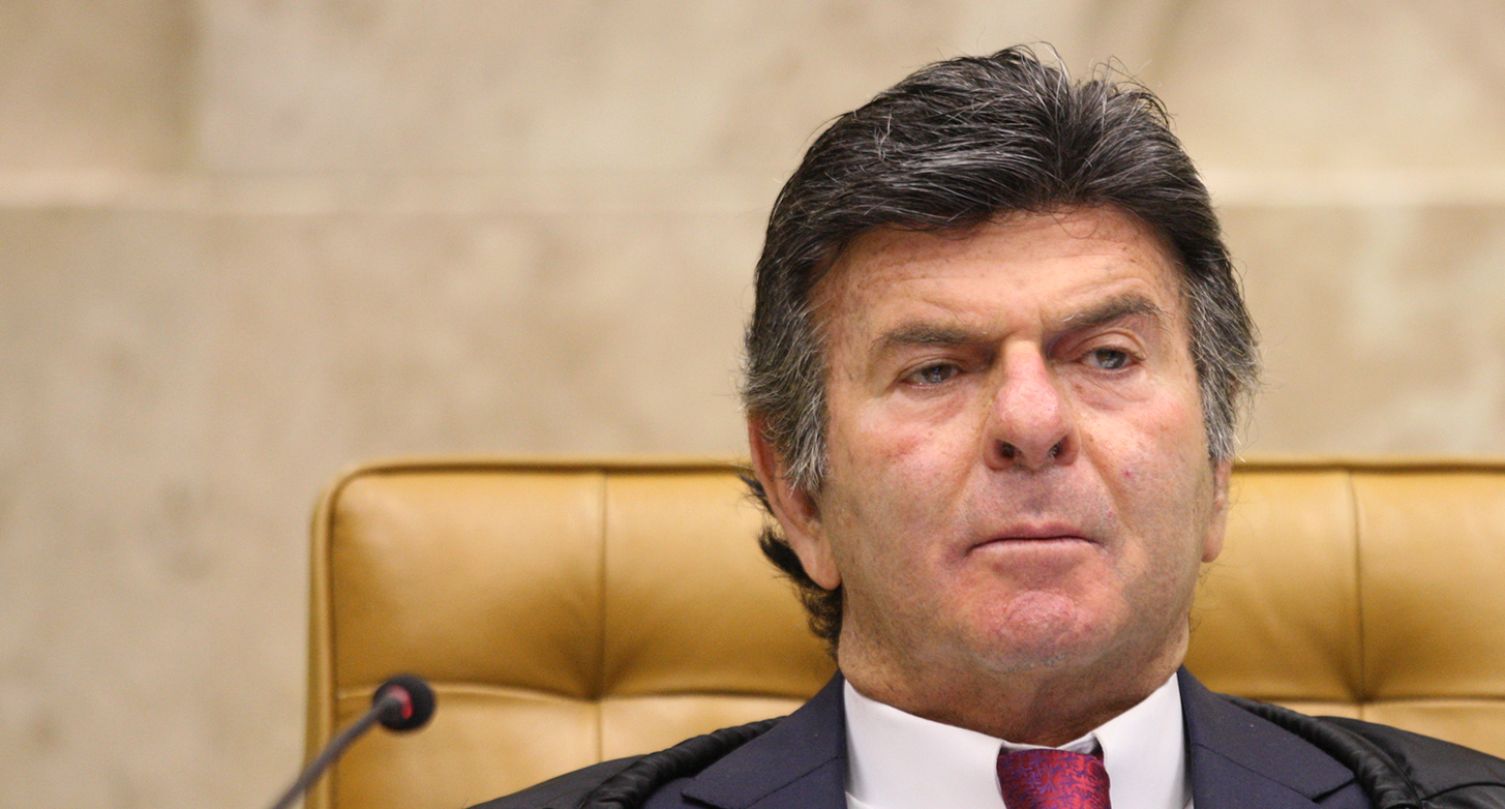 Fux alega peso na consciência e muda voto do 8 de janeiro