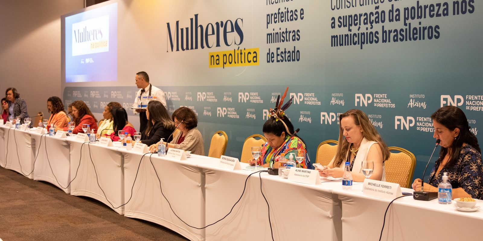 Viva Maria fala verdades sobre a trajetória das mulheres na política